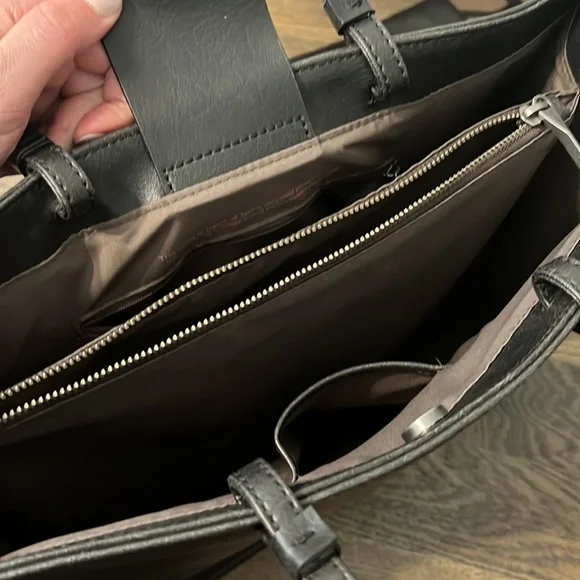 Matt & Nat Vegan Leather Black Tote - Picture 6 of 7